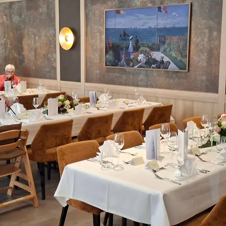 Zur Krone Hotel