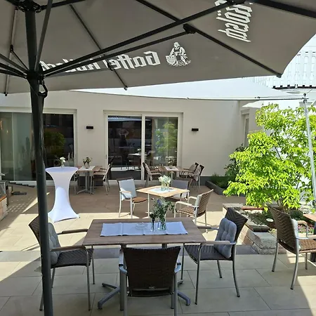 Zur Krone Hotel 3*