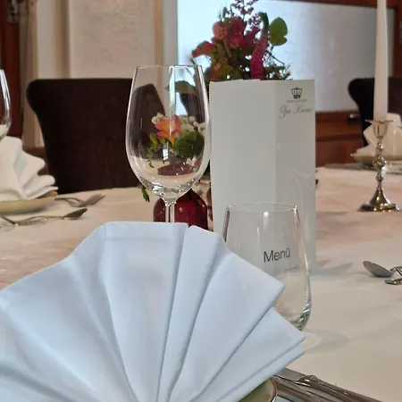 Zur Krone Hotel 3*